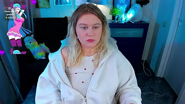 Snapshot of LouiseMous chatting on January 12, 2026, 9:09 pm LouiseMous online show from January 12, 2026, 9:09 pm