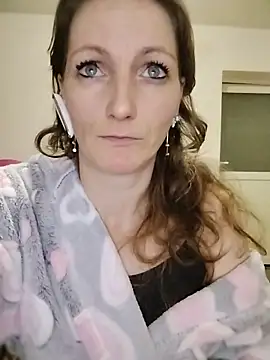 Snapshot of CrazyMaya39 chatting on April 17, 2026, 10:01 pm CrazyMaya39 online show from April 17, 2026, 10:01 pm