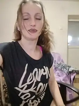 CrazyMaya39 online show from April 3, 2026, 9:16 am