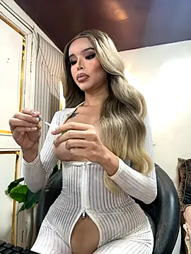  SandraHornball  online show from November 16, 2025, 12:59 am