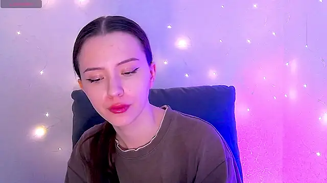 Snapshot of BellaVelure6767 chatting on March 21, 2026, 2:13 am BellaVelure6767 online show from March 21, 2026, 2:13 am