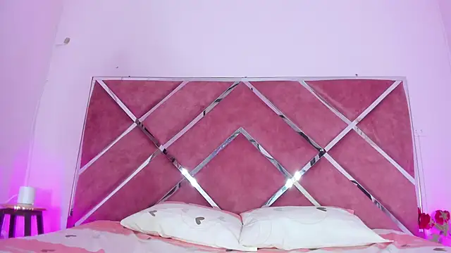 Snapshot of ZoeClarkk_ chatting on February 25, 2026, 1:11 pm ZoeClarkk online show from February 25, 2026, 1:11 pm