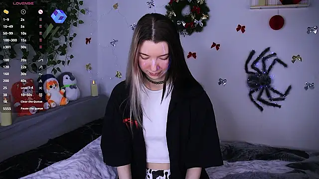 Snapshot of Emmie_shy chatting on January 15, 2026, 12:19 pm Emmie shy online show from January 15, 2026, 12:19 pm