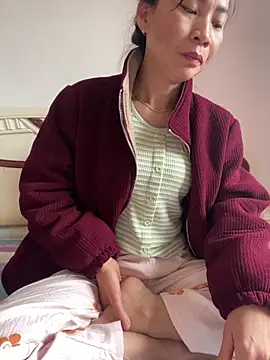 Snapshot of pitty_mymi chatting on April 14, 2026, 12:48 am pitty mymi online show from April 14, 2026, 12:48 am