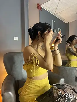 Snapshot of AmbarOishi__ chatting on December 15, 2025, 2:01 pm AmbarOishi online show from December 15, 2025, 2:01 pm