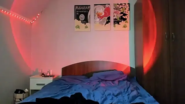 tinyglow online show from February 6, 2026, 11:12 pm