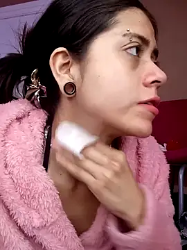 Snapshot of VelvetNovaa chatting on December 3, 2025, 1:54 pm VelvetNovaa online show from December 3, 2025, 1:54 pm