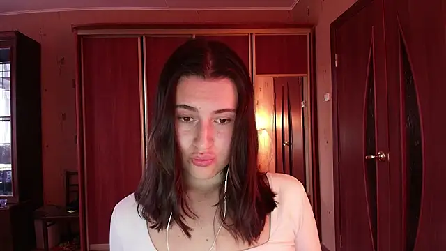 KristinaScott online show from March 27, 2026, 3:46 pm