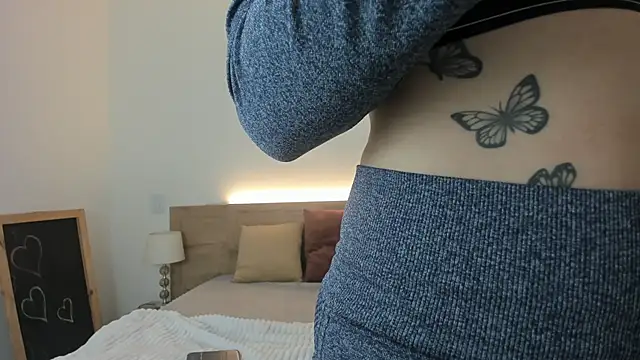 Snapshot of Emily_Frostt chatting on February 10, 2026, 7:35 pm Emily Frostt online show from February 10, 2026, 7:35 pm