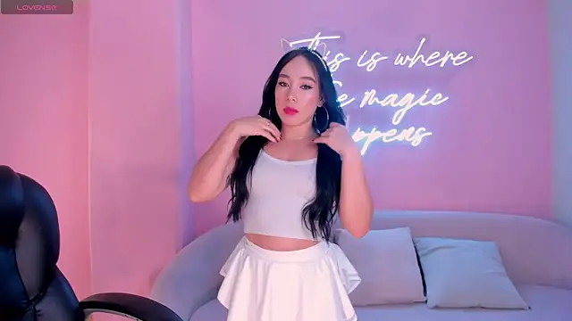 ZaraKafruni online show from February 10, 2026, 4:00 am