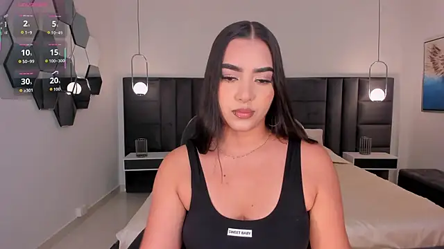 SophieLanne online show from May 20, 2026, 4:20 am
