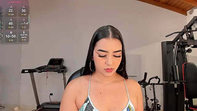 SophieLanne online show from April 5, 2026, 4:19 am