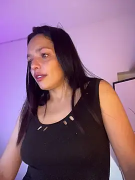 Snapshot of LaraDanverss chatting on December 14, 2025, 7:08 pm LaraDanverss online show from December 14, 2025, 7:08 pm