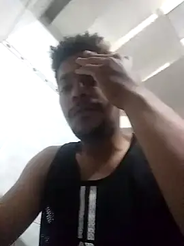 louishotlatinboy online show from November 17, 2025, 6:23 pm