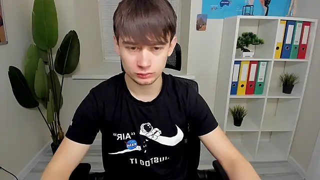 Snapshot of AlejandroEllias chatting on February 3, 2026, 6:51 am AlejandroEllias online show from February 3, 2026, 6:51 am