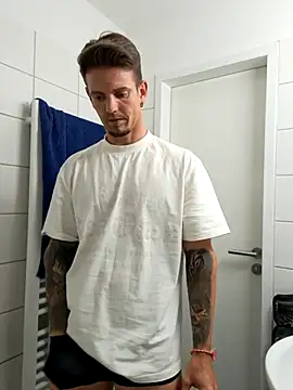 Snapshot of Mystery_Mark chatting on April 4, 2026, 7:20 pm Mystery Mark online show from April 4, 2026, 7:20 pm