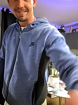 Snapshot of Mystery_Mark chatting on April 12, 2026, 7:39 pm Mystery Mark online show from April 12, 2026, 7:39 pm