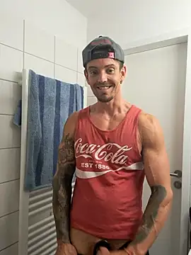 Snapshot of Mystery_Mark chatting on April 7, 2026, 8:10 pm Mystery Mark online show from April 7, 2026, 8:10 pm