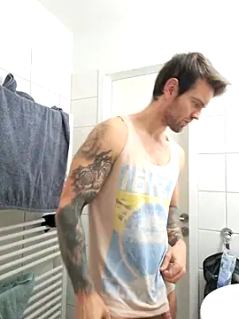 Snapshot of Mystery_Mark chatting on March 6, 2026, 9:43 pm Mystery Mark online show from March 6, 2026, 9:43 pm