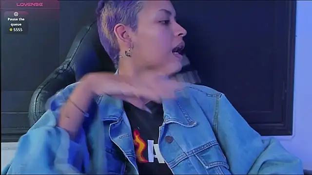 Anny Kiitty online show from November 28, 2025, 4:23 am