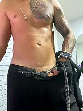 Snapshot of fehpaugroso chatting on November 18, 2025, 6:55 pm fehpaugroso online show from November 18, 2025, 6:55 pm