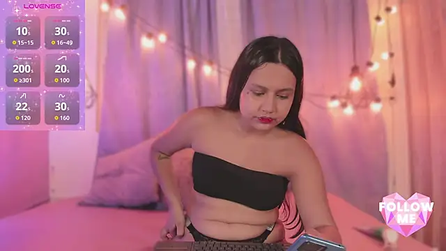 paula desire online show from November 28, 2025, 7:58 pm