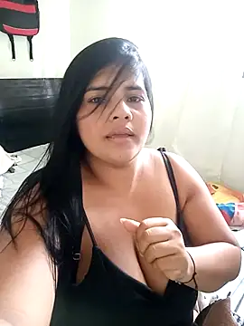 Snapshot of _QueenSofia_ chatting on November 18, 2025, 7:28 pm QueenSofia online show from November 18, 2025, 7:28 pm