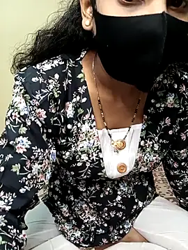 Desi Hot Queen online show from November 27, 2025, 4:35 am