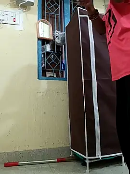 Desi Hot Queen online show from November 16, 2025, 4:17 am