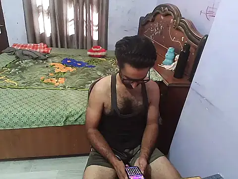 Snapshot of VienneseTripe chatting on March 25, 2026, 3:06 am VienneseTripe online show from March 25, 2026, 3:06 am