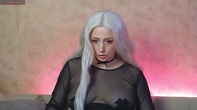 Snapshot of ElaraSable chatting on February 18, 2026, 5:42 pm ElaraSable online show from February 18, 2026, 5:42 pm