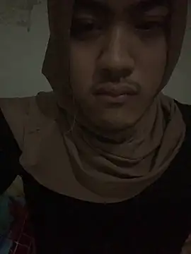 Snapshot of yuliabirdiantie1 chatting on November 16, 2025, 2:27 am yuliabirdiantie1 online show from November 16, 2025, 2:27 am