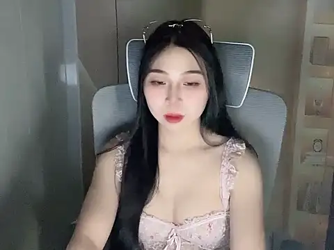 Lousii online show from November 27, 2025, 1:22 pm