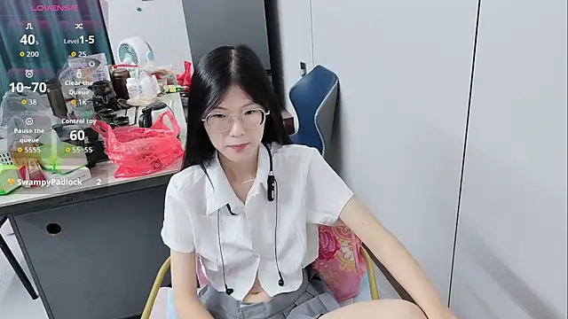 Snapshot of xlin-baby chatting on May 5, 2026, 4:21 pm xlin-baby online show from May 5, 2026, 4:21 pm