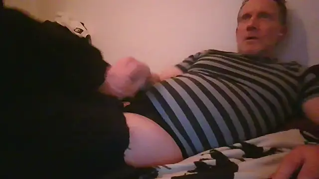 Snapshot of JonnaCD chatting on December 7, 2024, 4:37 am JonnaCD online show from December 7, 2024, 4:37 am