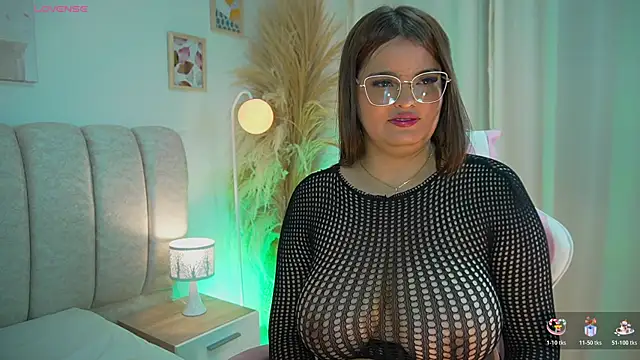 AlinnaJohnson online show from December 20, 2025, 10:40 am