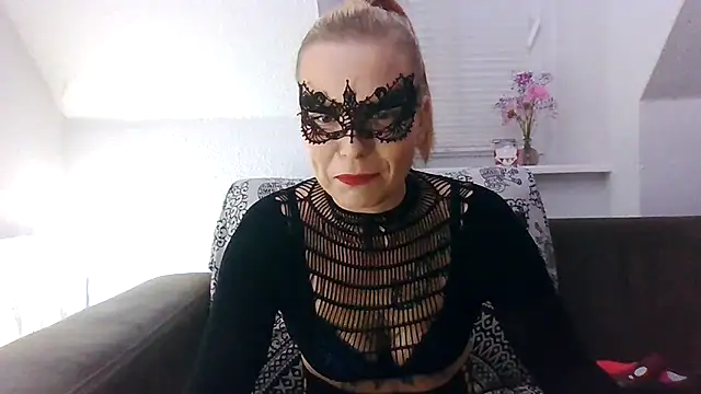 Vulva Koenigin97 online show from November 29, 2025, 7:36 pm