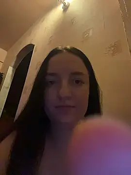 Snapshot of DianasLovex chatting on December 17, 2025, 9:20 pm DianasLovex online show from December 17, 2025, 9:20 pm