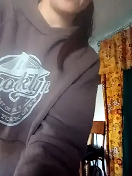 Snapshot of MelisaaRain chatting on December 16, 2025, 8:40 am MelisaaRain online show from December 16, 2025, 8:40 am