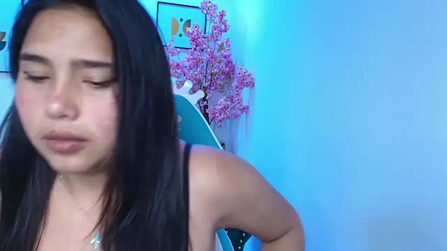 Snapshot of Gemma_bellini chatting on April 19, 2026, 11:44 am Gemma bellini online show from April 19, 2026, 11:44 am
