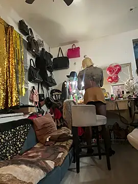 Motherbigbus online show from February 22, 2026, 7:44 am