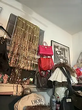 Motherbigbus online show from January 15, 2026, 11:46 am