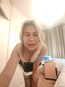 Snapshot of NaughtyClaudia_ chatting on December 18, 2025, 10:19 am NaughtyClaudia online show from December 18, 2025, 10:19 am