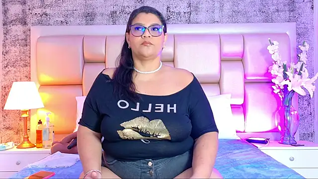 SelennaCooper online show from April 9, 2026, 11:38 am