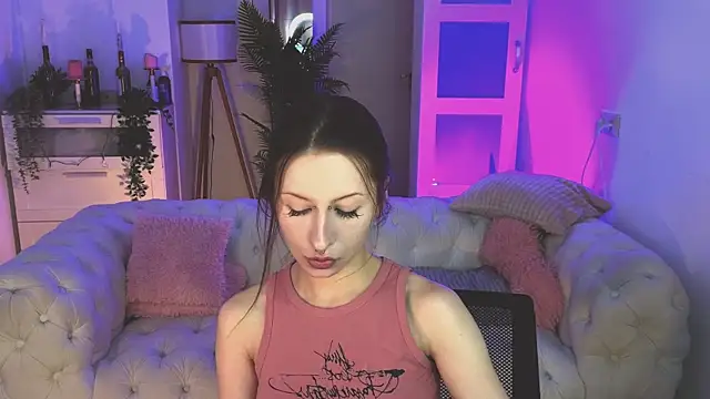 Snapshot of AliceWallflower chatting on November 23, 2025, 12:48 pm AliceWallflower online show from November 23, 2025, 12:48 pm