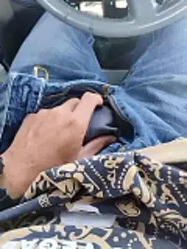 critter009 online show from November 30, 2025, 4:41 pm