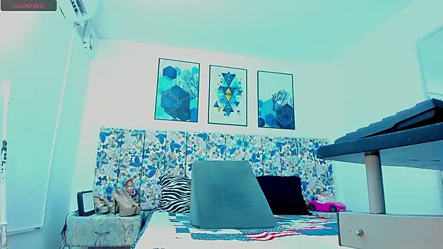 Samanthahotxts online show from March 18, 2026, 10:10 pm