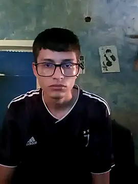 Snapshot of Adrian_sxp chatting on November 18, 2025, 5:05 pm Adrian sxp online show from November 18, 2025, 5:05 pm