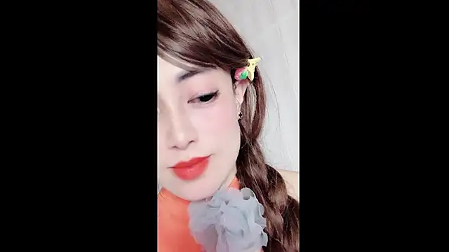 MiAnna-Lovee online show from December 15, 2025, 4:24 pm