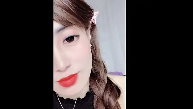 MiAnna-Lovee online show from December 14, 2025, 8:09 am